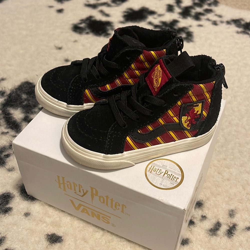 Harry Potter X Vans high tops Sk8- Hi Zip like new